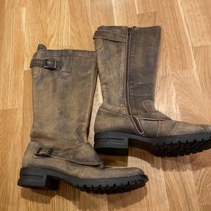 Cordani leather boots from Italy, zip side
